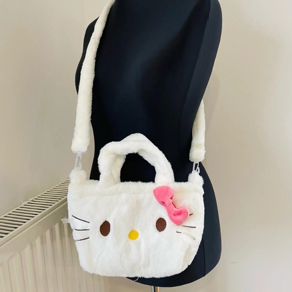 ‼️SOLD‼️ NWT Sanrio Hello Kitty Plushie Bag - Picture 1 of 12